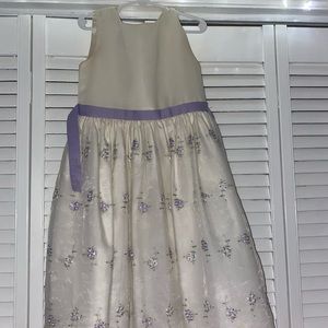Off white little girls dress, size 6x